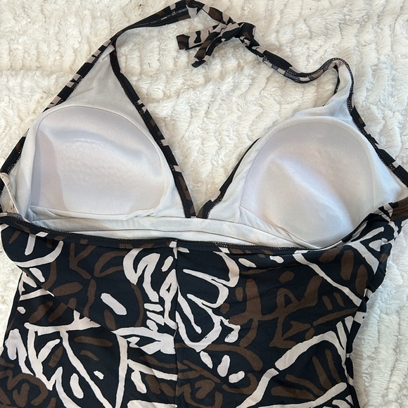 Speedo halter neck one piece swimsuit plus size women’s 18 botanical print brown - Picture 6 of 6